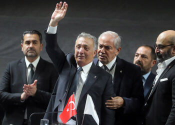 Ahmet Nur Çebi veda etti, "Hakkınızı helal edin"
