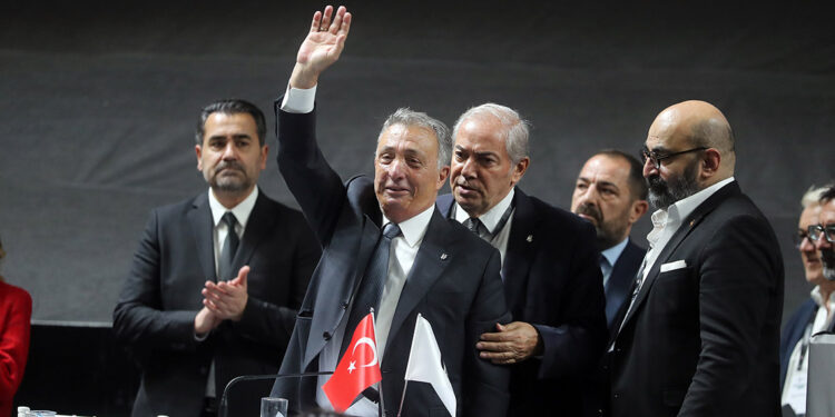 Ahmet Nur Çebi veda etti, "Hakkınızı helal edin"