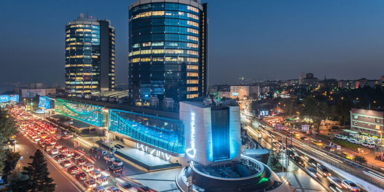 Akmerkez 30'uncu yılını hediye çekilişiyle kutluyor 