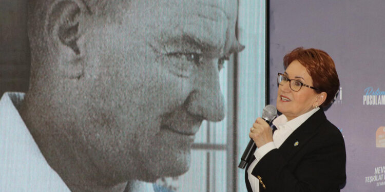 Akşener: Artık biz kendimiz olmalıyız