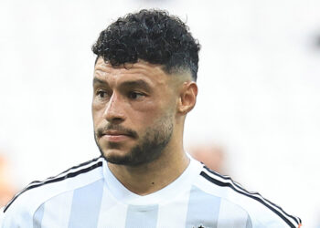 Alex Oxlade-Chamberlain ameliyat oldu