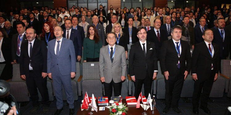 Ankara'da 40'ıncı Ulusal Bilişim Kurultayı başladı