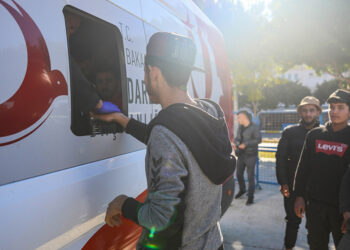 Antalya'da yerleşik yabancı sayısı, 42 bin kişi azaldı