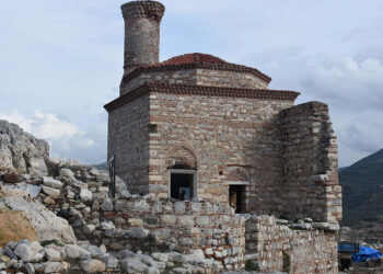 Ayasuluk Tepesi'ndeki cami restore ediliyor