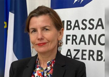 Azerbaycan, iki Fransızı ‘istenmeyen kişi’ ilan etti