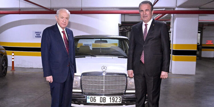 Bahçeli'den milletvekiline 1982 model Mercedes hediyesi