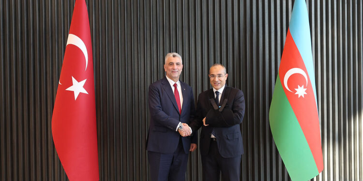 Bakan Bolat, Azerbaycan Ekonomi Bakanı ile görüştü