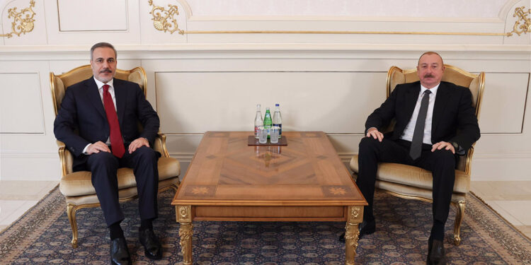 Bakan Fidan Azerbaycan Cumhurbaşkanı ile bir araya geldi