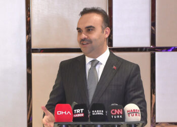 Bakan Kacır'dan 'Alper Gezeravcı' açıklaması