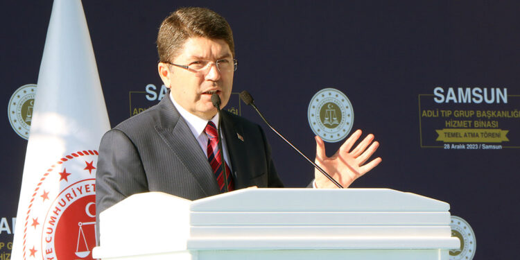 Bakan Tunç: Türkiye'nin yeni bir anayasaya ihtiyacı var