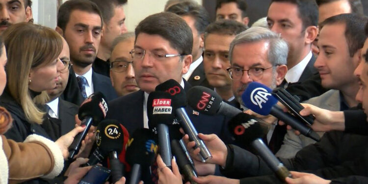 Bakan Tunç'tan kuryenin ölümüne ilişkin açıklama