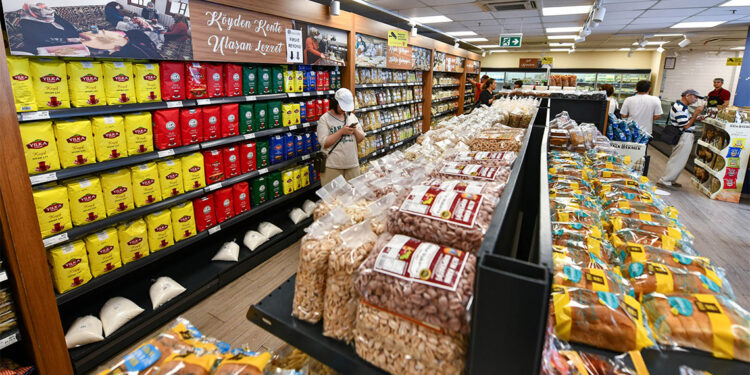 Başkent Market kadın istihdamı ve yerli üreticiye desteğini sürdürüyor