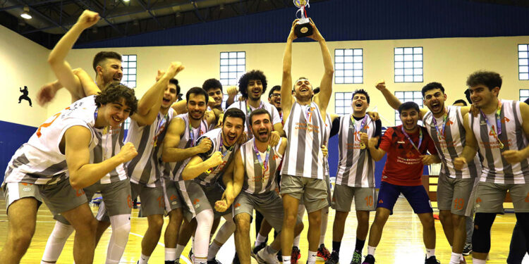 Basketbolda İzmir'de şampiyon Ekonomi Üniversitesi