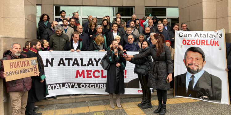 Can Atalay için adliye önünde basın açıklaması 
