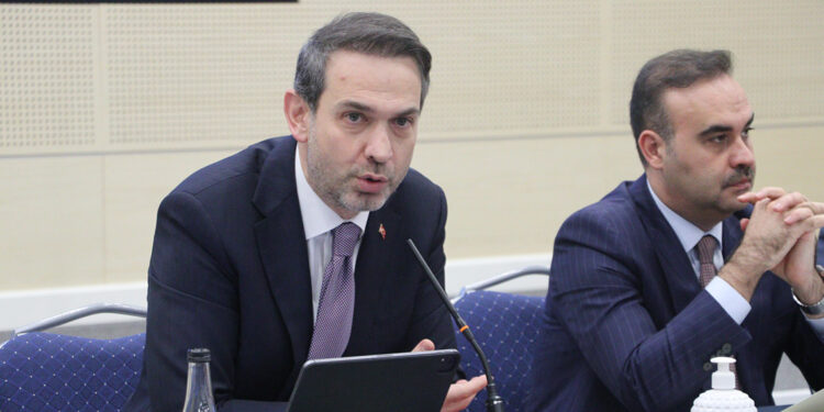 Cari açığı ülkemizin gündeminden çıkarmayı hedefliyoruz