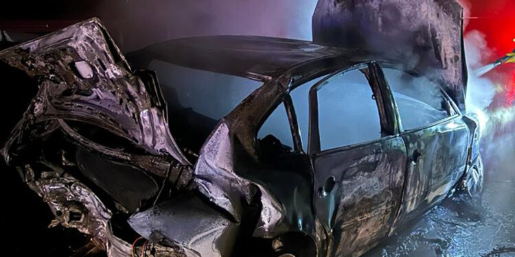 Çarpışan 2 otomobilden 1'i alev aldı; 7 yaralı