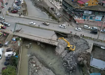 Çayeli'nde taşkına neden olan köprülere yıkım kararı