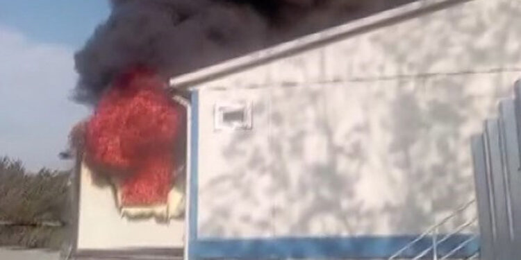 Çekmeköy'de işçilerin kaldığı konteynerde yangın çıktı 