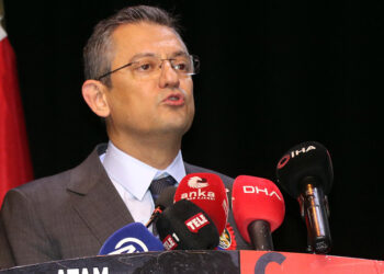 Cesaretin varsa birlikte bizimle birlikte Filistin'de olursun