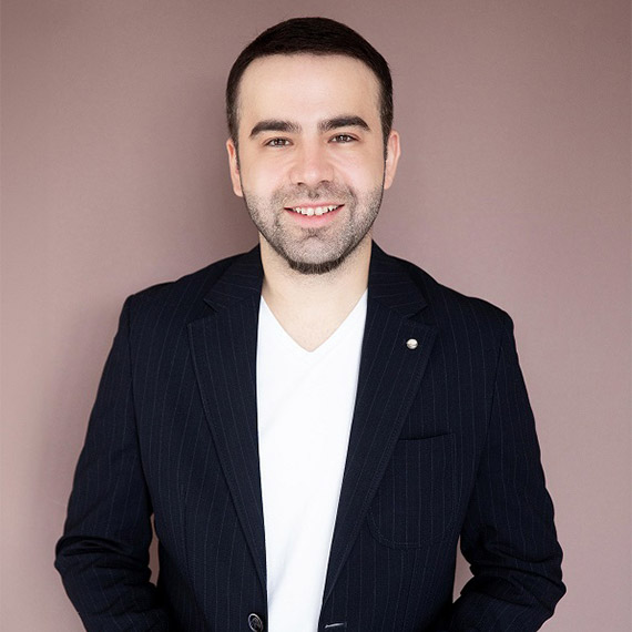 Dermatoloji Uzmanı Dr. Mehmet Demirel, sağlıklı ve parlak cilde sahip olmanın sırları hakkında bilgiler verdi.