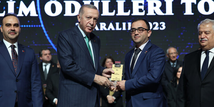 Doç. Dr. Fatih Kocabaş'a TÜBA-GEBİP ödülü