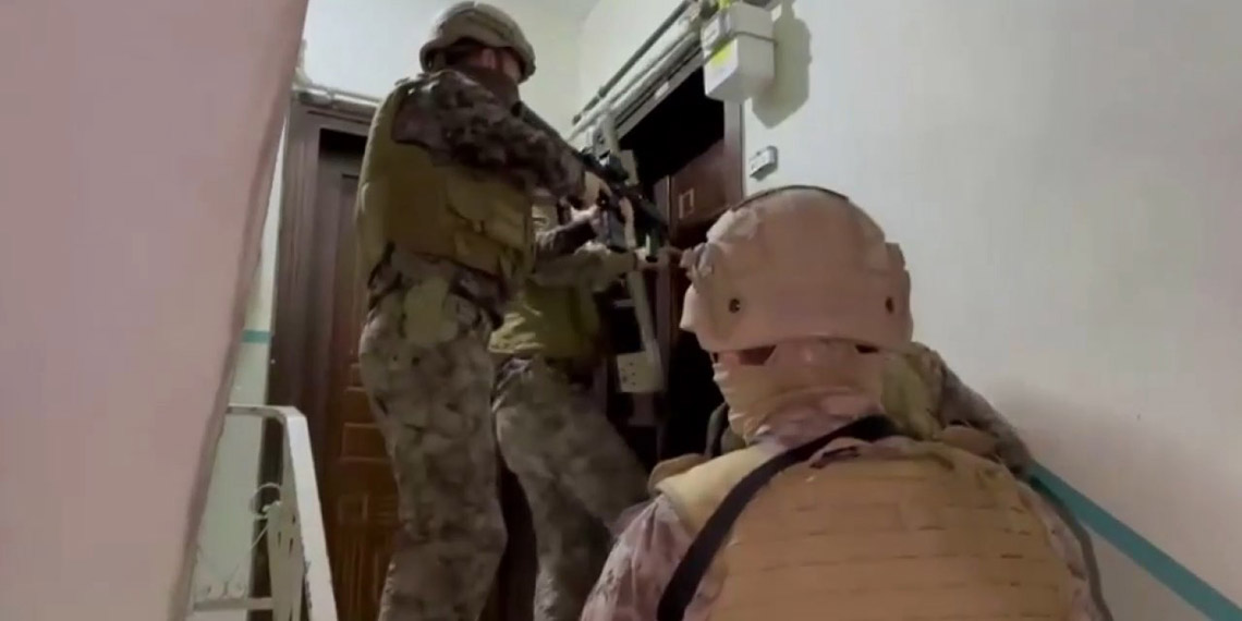 Ece Ronay gözaltında