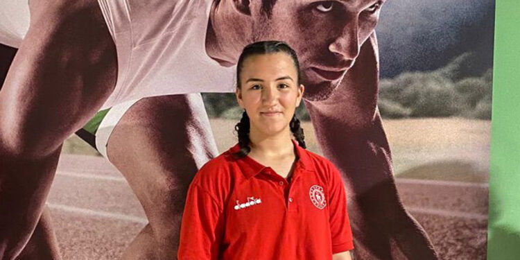 Elif Eğriboyun, ailesinden gizli başladığı güreşte şampiyon oldu