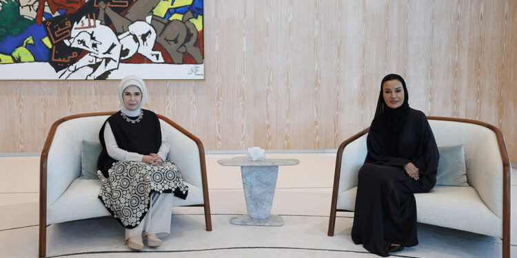 Emine Erdoğan, Katar Vakfı Başkanı Moza ile görüştü