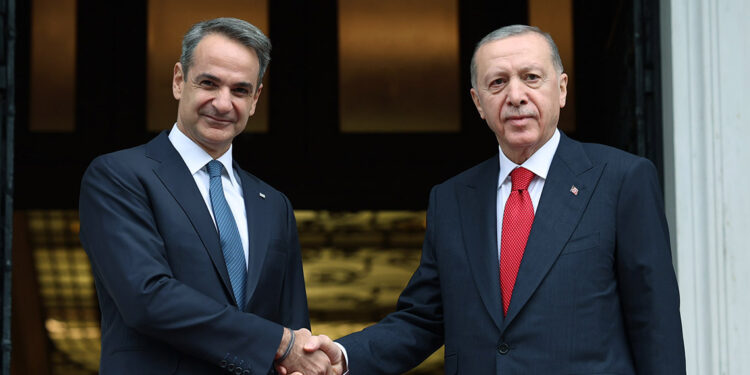Erdoğan, Yunanistan Başbakanı Miçotakis ile görüştü