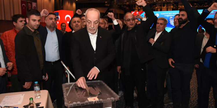 Ergün Atalay, yeniden TÜRK-İŞ Genel Başkanı seçildi