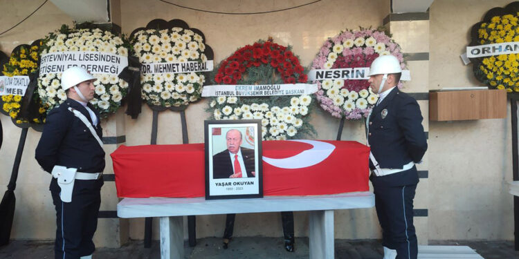 Eski Bakan Yaşar Okuyan Yalova'da toprağa verildi