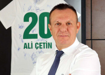 Eski Denizlispor başkanı Ali Çetin kavgada bıçaklandı