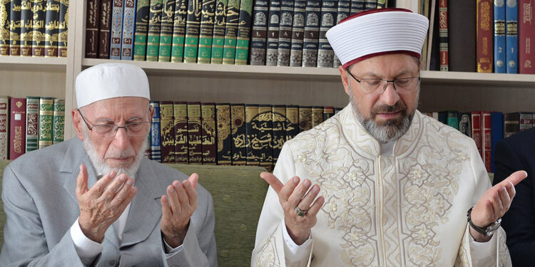 Eski Diyanet İşleri Başkanı Lütfi Doğan, hayatını kaybetti