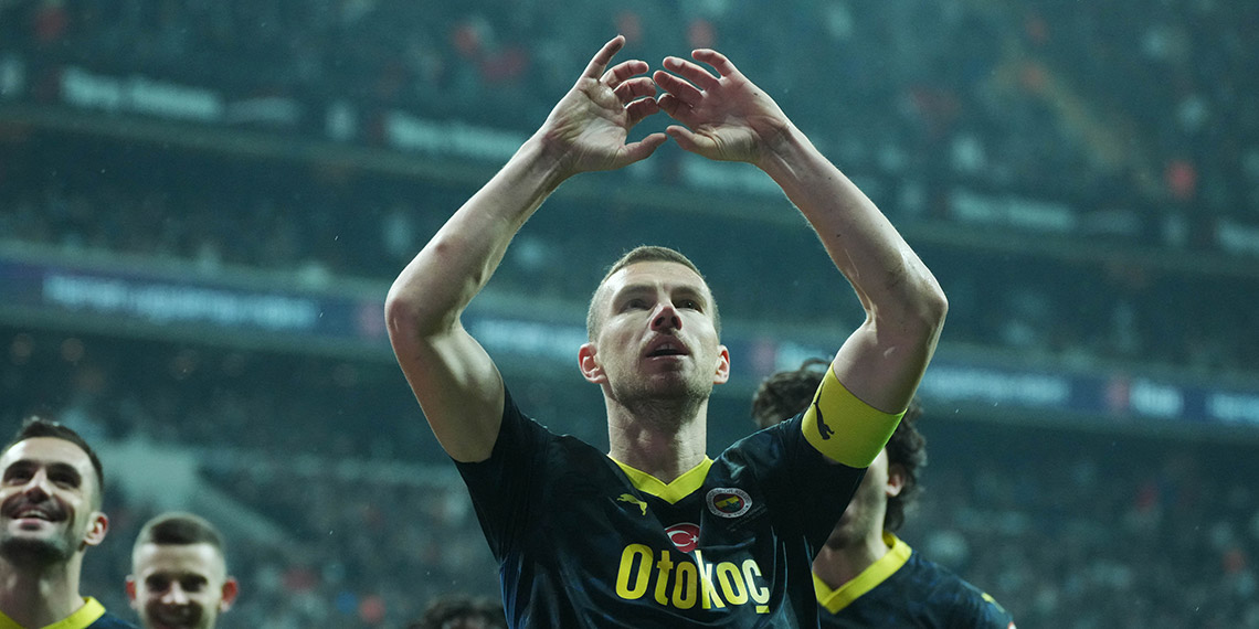 Süper Lig’in 15’inci haftasında Fenerbahçe-Beşiktaş’ı 3-1 mağlup etti.