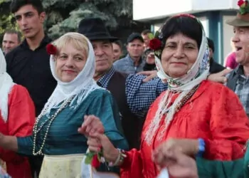 Gagauz türkleri ve 'tarafym' marşı: kültürel mirasın izinde