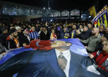 Galatasaray kafilesine İstanbul'da coşkulu karşılama