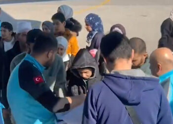 Gazzeli 102 hasta ile 105 refakatçi Ankara'ya getiriliyor