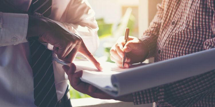 Göç etmeden önce dil becerilerini geliştirmek gerekiyor