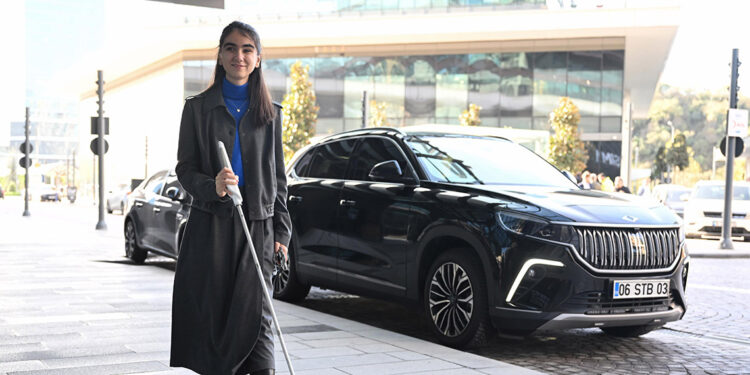 Görme engelli Zülal, TOGG için geliştirdiği uygulamayı anlattı