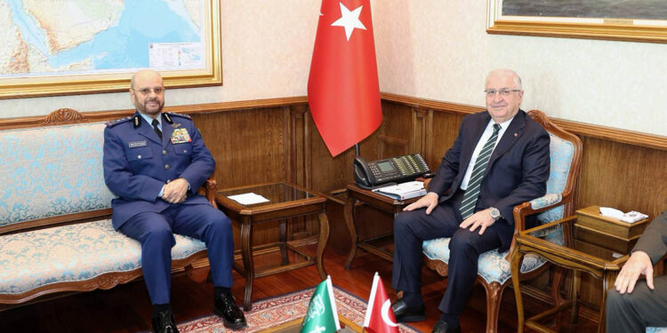 Güler, Suudi Arabistan Genelkurmay Başkanı ile görüştü