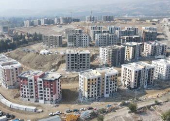 Hatay'da ay sonuna kadar 6 bin 979 evi teslim edeceğiz