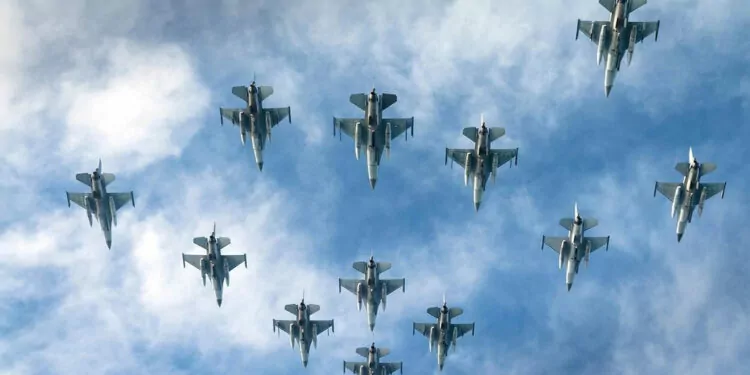 Hollanda: ukrayna'ya 18 f-16 uçağı göndereceğiz