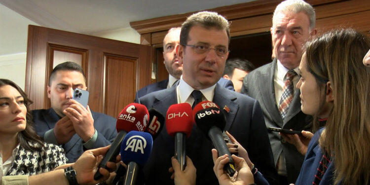 İmamoğlu, İstanbul Gençlik Meclisi'nde konuştu