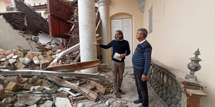 İskenderun Latin Katolik Kilisesi'nin tarihi kitaplaştırıldı