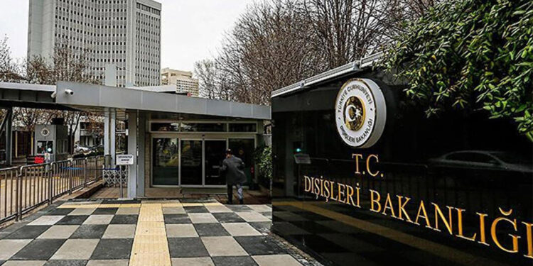 İsrail'in yasa dışı yerleşimleri genişletmesini kınıyoruz