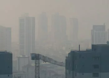 İstanbul anadolu yakası'nda sis etkili oldu