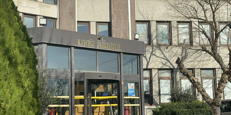Kadıköy Belediyesi'ne haciz