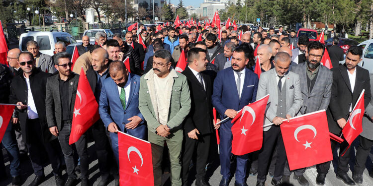 Kayseri'de şehitleri anma yürüyüşü