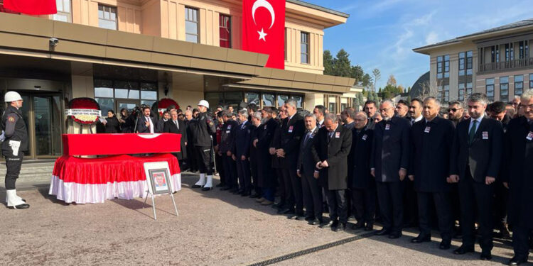 Koruma polisi şehit Musa Erdem için Külliye'de tören