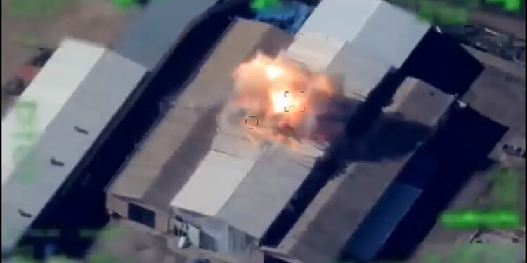 MİT, PKK'nın Suriye'deki tesislerini vurdu